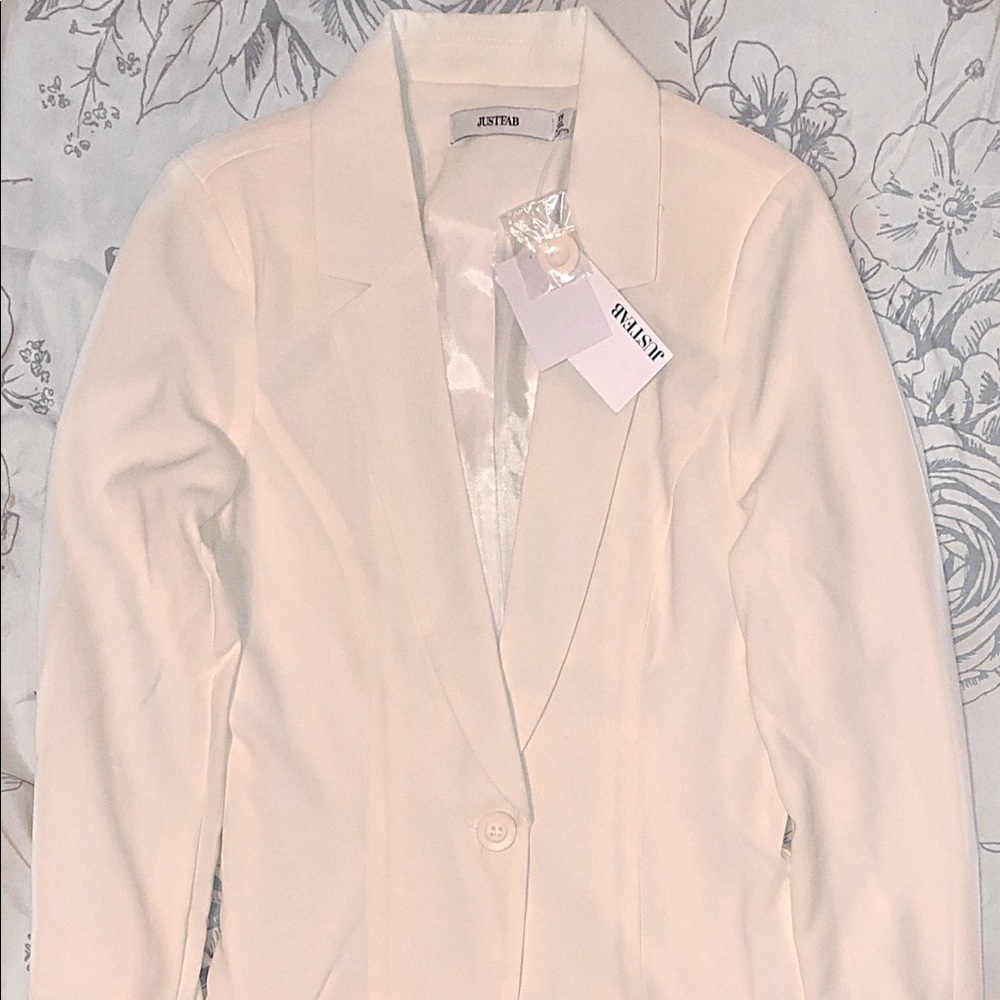 Cream Colored women’s blazer new with tags